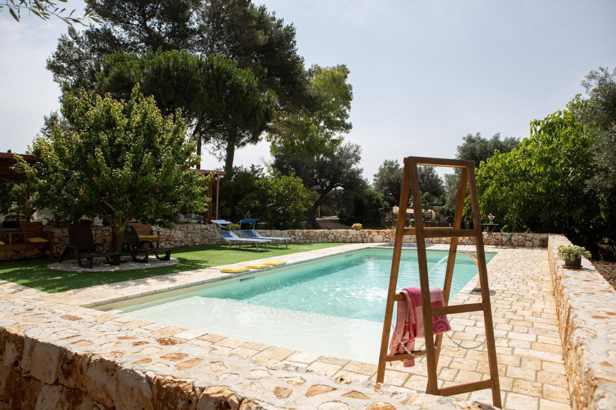 Villa Trullo Nonna Netta Con Piscina Idromassaggio E Area Giochi à Ceglie Messapica Extérieur photo