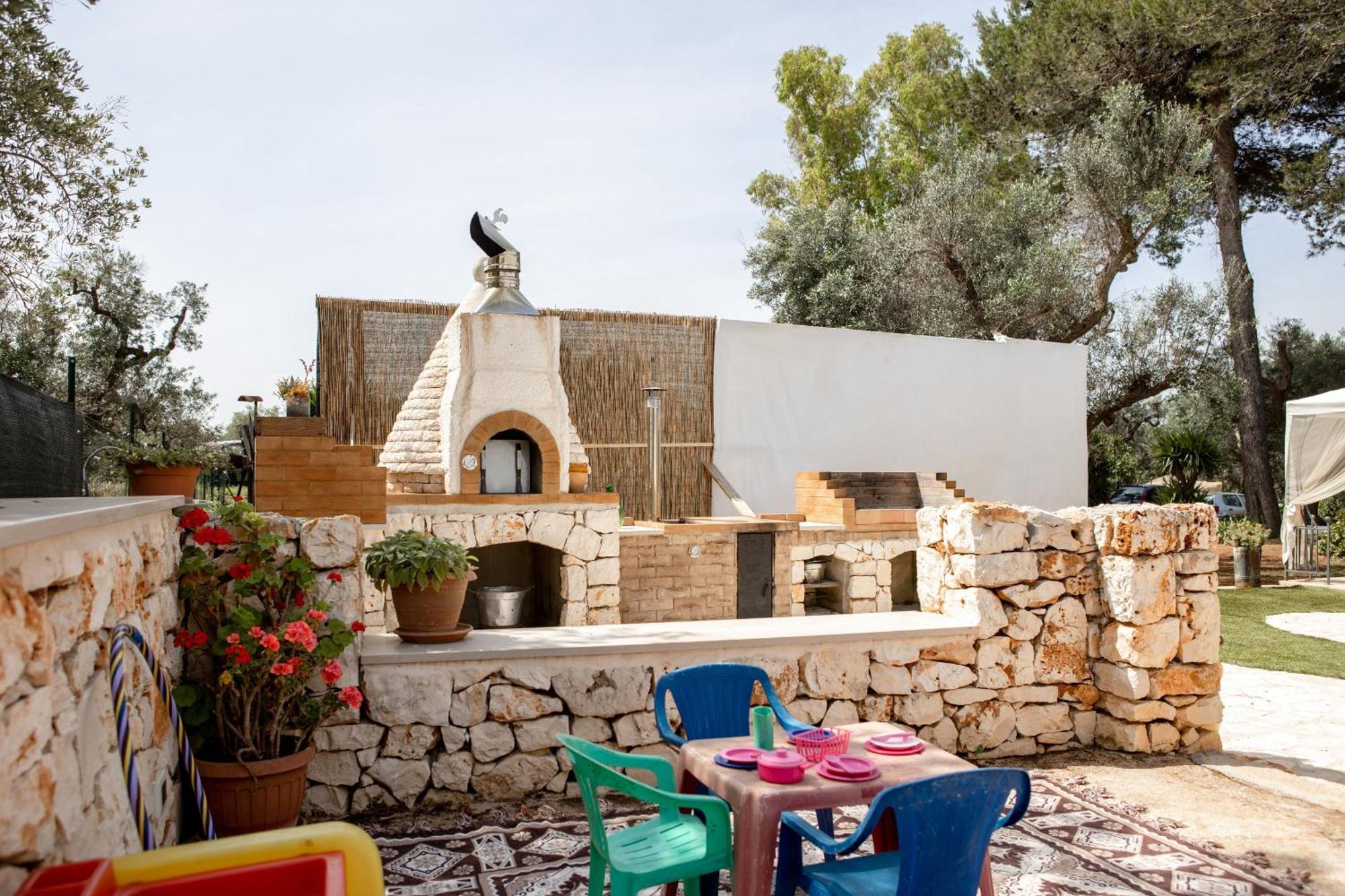 Villa Trullo Nonna Netta Con Piscina Idromassaggio E Area Giochi à Ceglie Messapica Extérieur photo