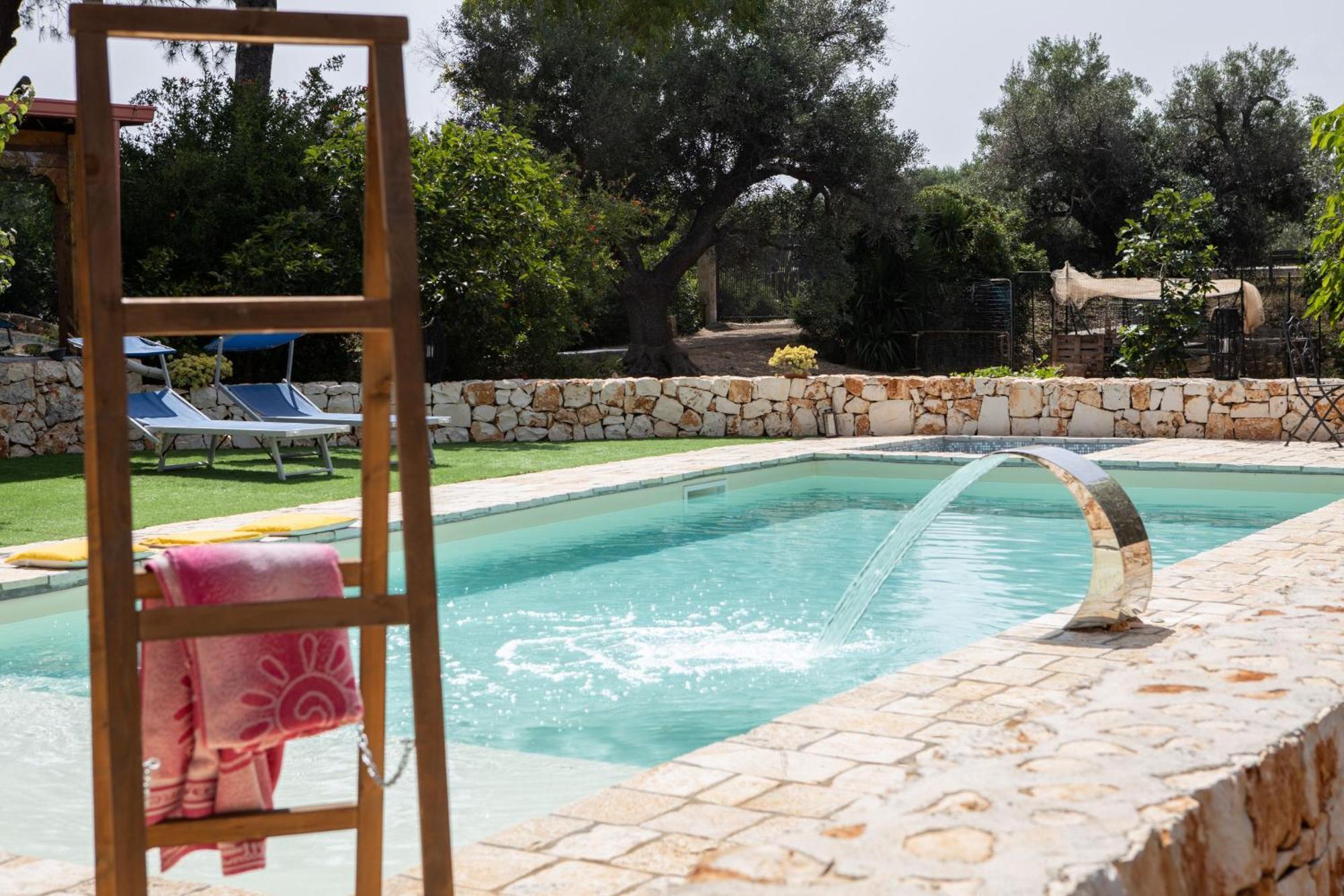 Villa Trullo Nonna Netta Con Piscina Idromassaggio E Area Giochi à Ceglie Messapica Extérieur photo
