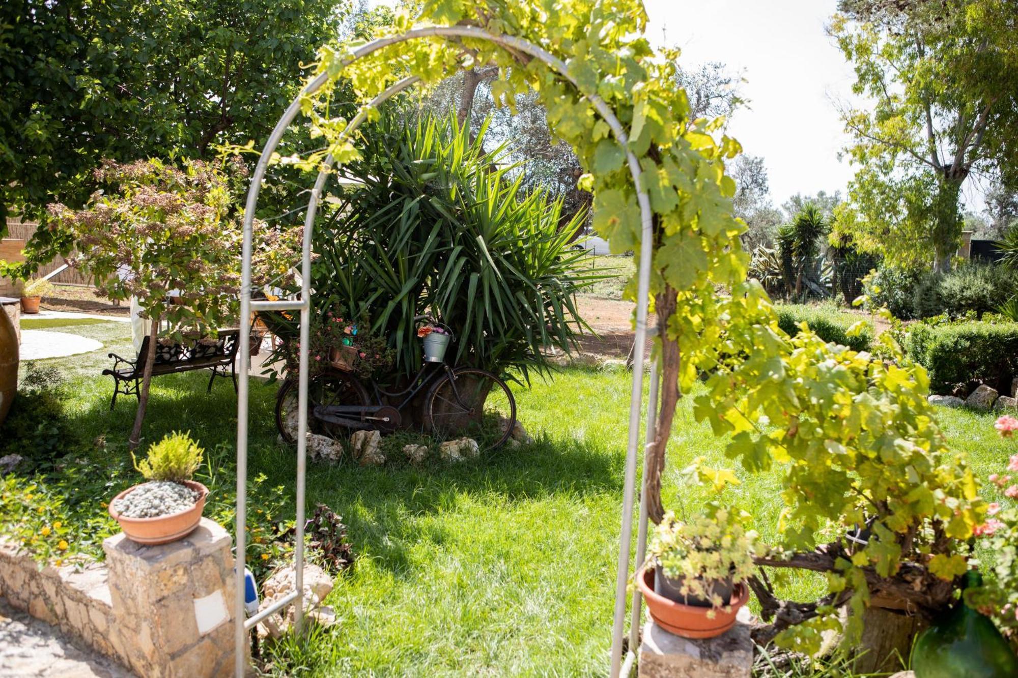 Villa Trullo Nonna Netta Con Piscina Idromassaggio E Area Giochi à Ceglie Messapica Extérieur photo